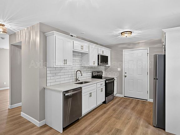 4th image of 2209 Campus Dr