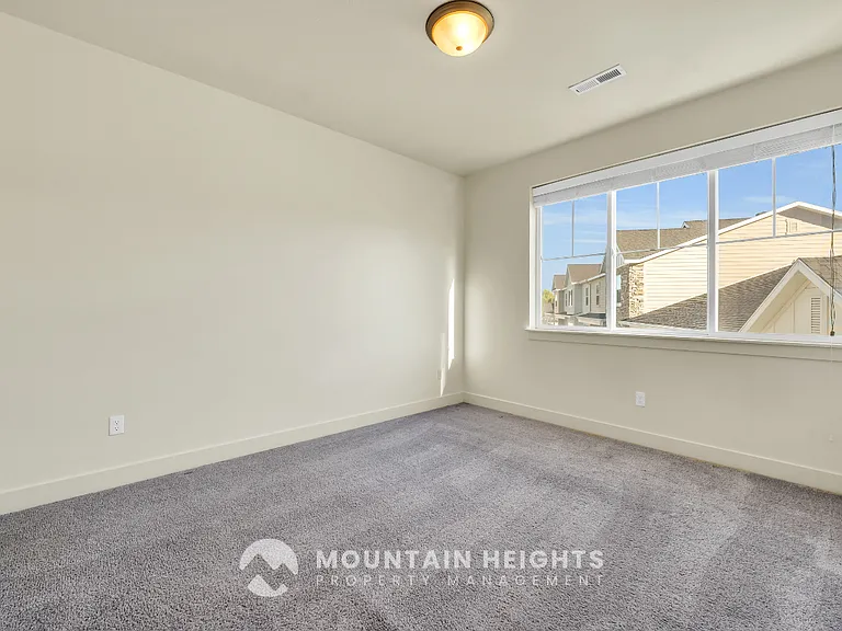607 E Sawback Ln — Photo 12