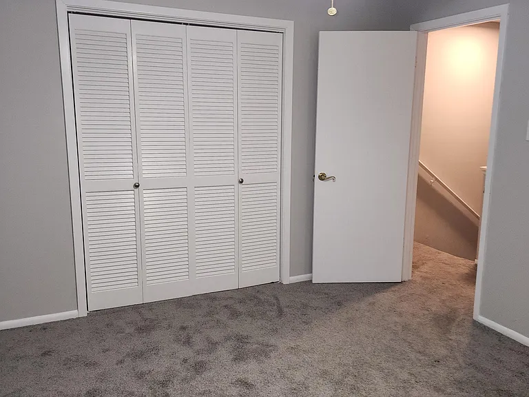 820 Meadow Glen Ave #D — Photo 12