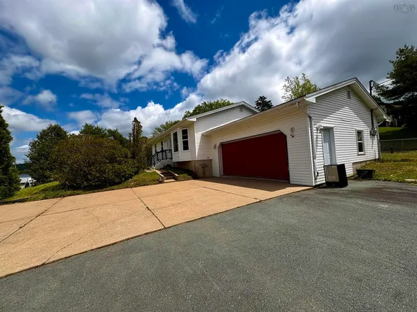 1 Whites Lake Ave, Halifax, NS B3T 1W4