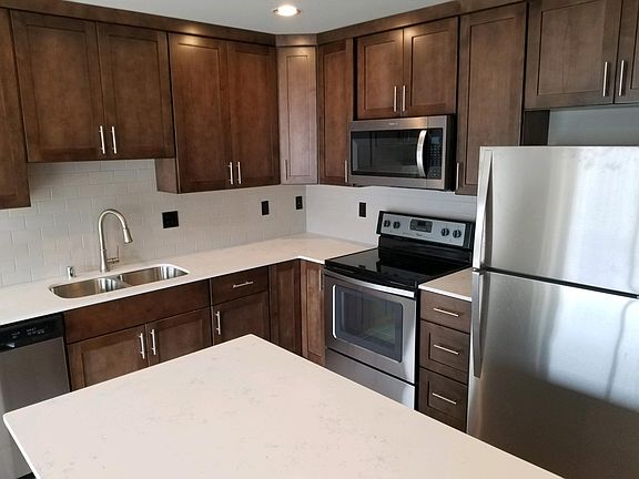 Kitchen Quartz Countertops