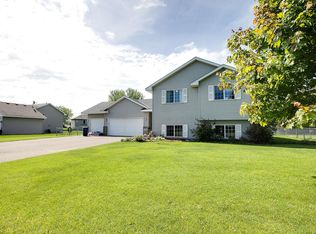 7385 385th St, North Branch, MN 55056