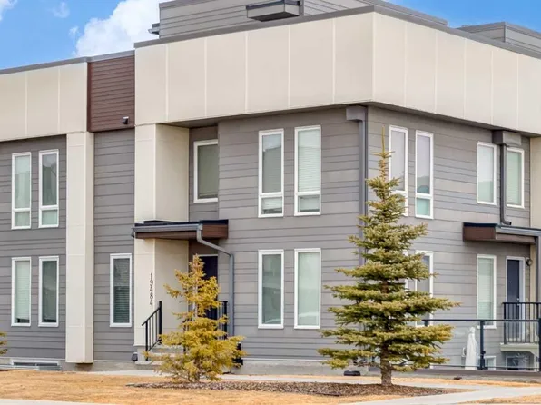 19484 W 37th St SE, Calgary, AB T3M 2W9