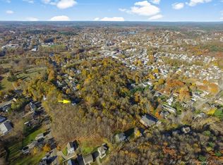 16 Monroe St, Amesbury, MA 01913