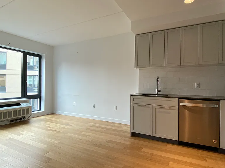 150 Union Ave #5B — Photo 8