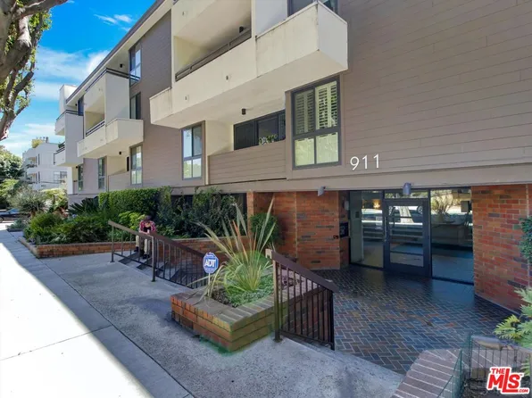 911 N Kings Rd APT 310, West Hollywood, CA 90069