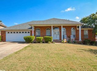 36 Ouachita Dr, Maumelle, AR 72113