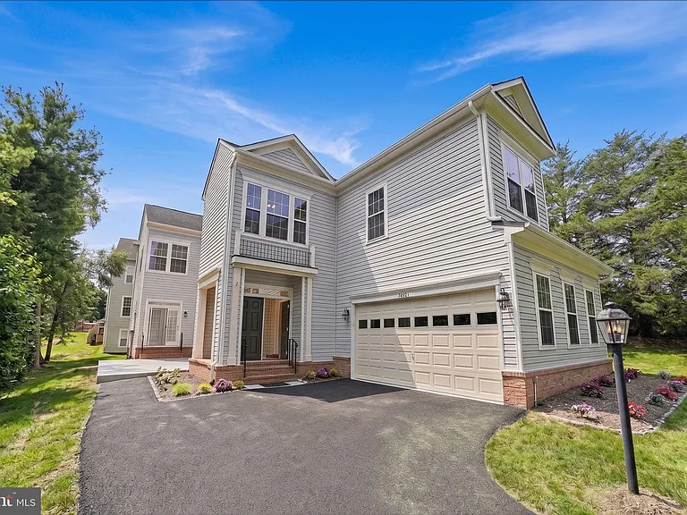 21817 Wingfoot Ct — Photo 2