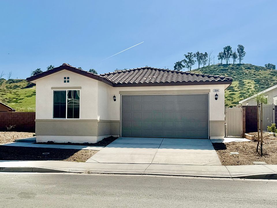 1st image of 1044 Sardinia Dr