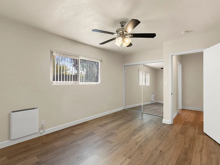 Briarwood Apartments - Riverside, CA — Photo 8