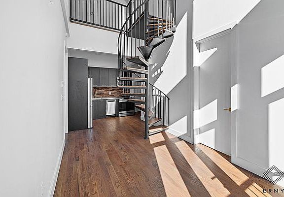 4th image of 97 Varet St #4U