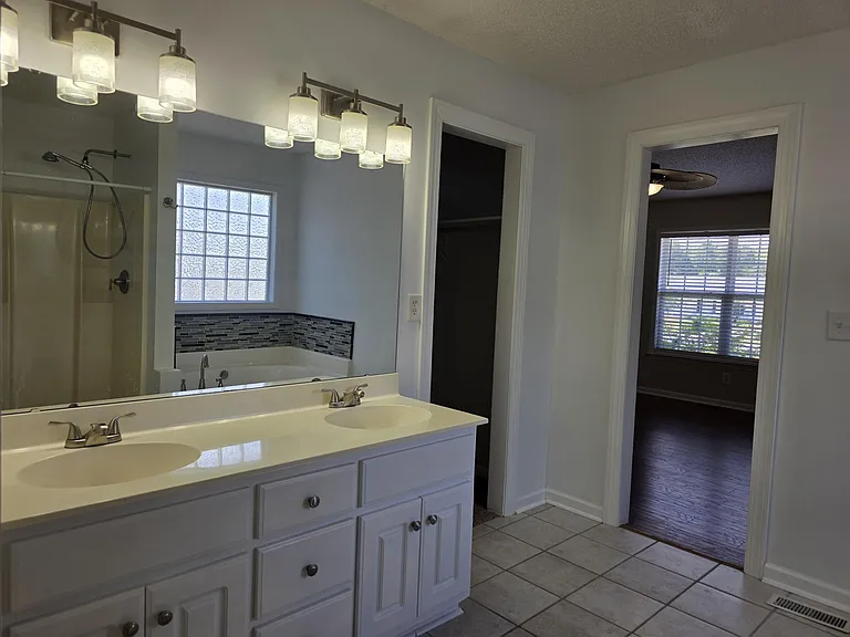 100 Parrish Farm Ln — Photo 10