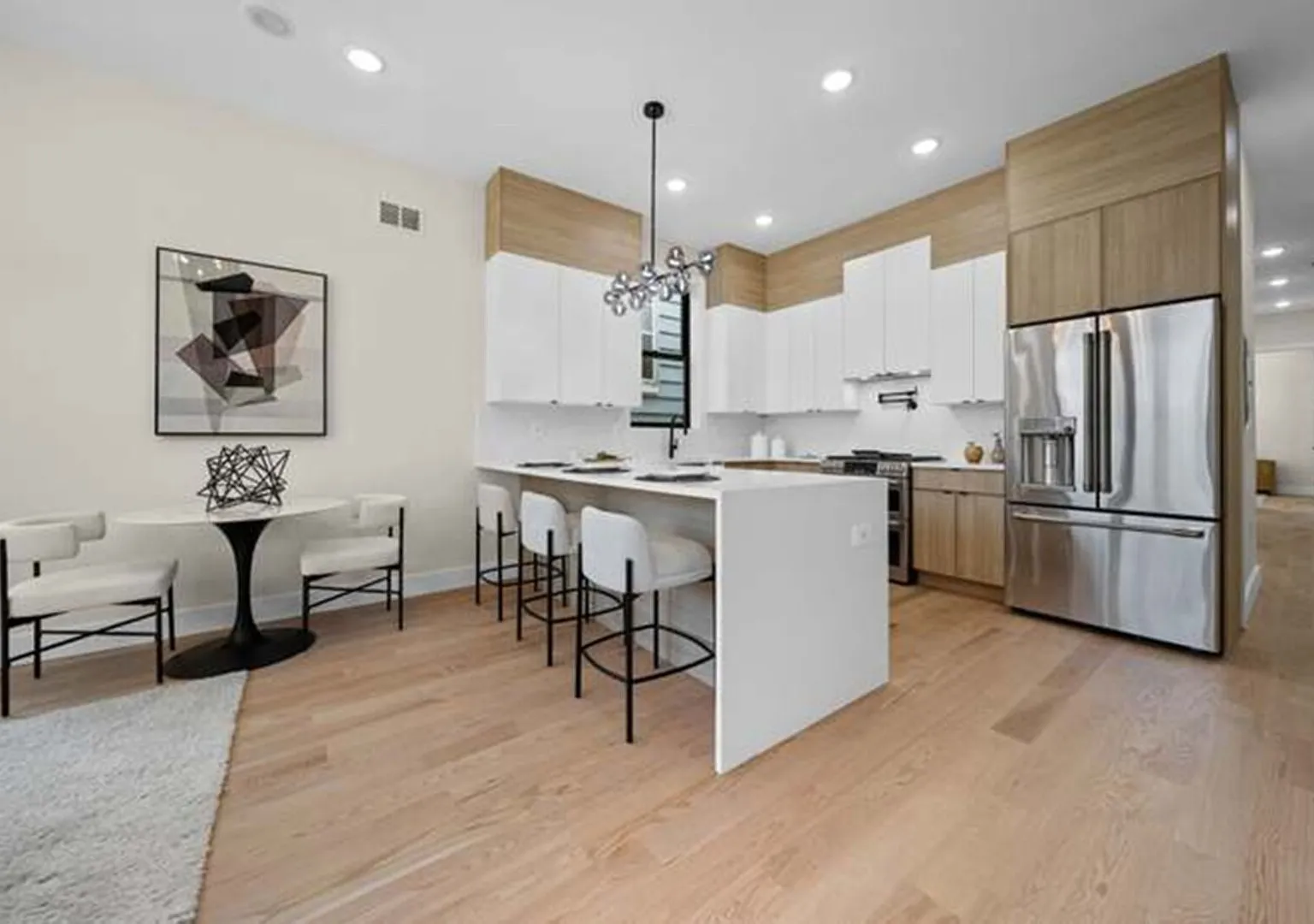Luxurious brand new 3 bedroom house with easy access to NYC — Photo 3