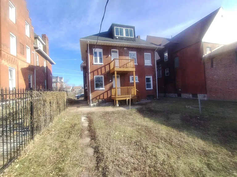 4266 Washington Blvd #1 — Photo 4