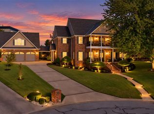 3 W Old Course Cir, Rogers, AR 72758