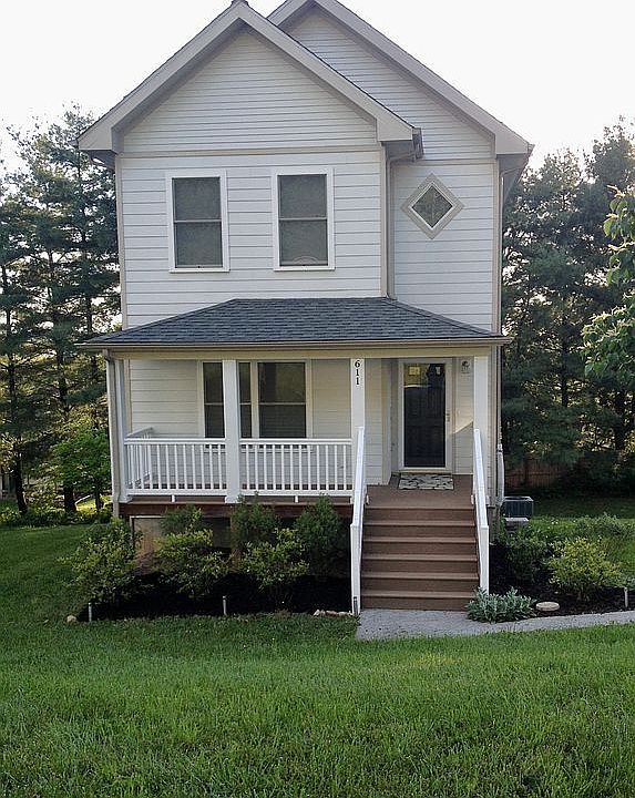 1st image of 611 Cedar Hill Dr
