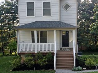 611 Cedar Hill Dr, Blacksburg, VA 24060