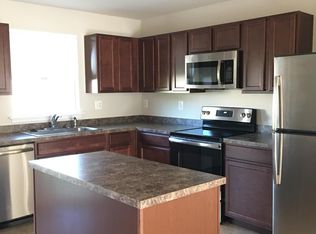 25 Marsh Ln, Elkton, MD 21921