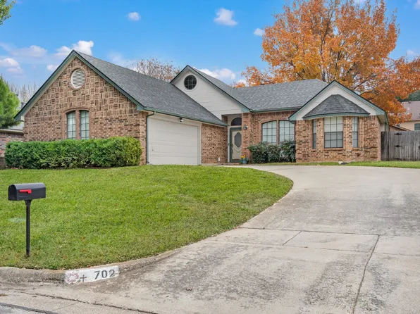 702 Giltin Ct, Arlington, TX 76006