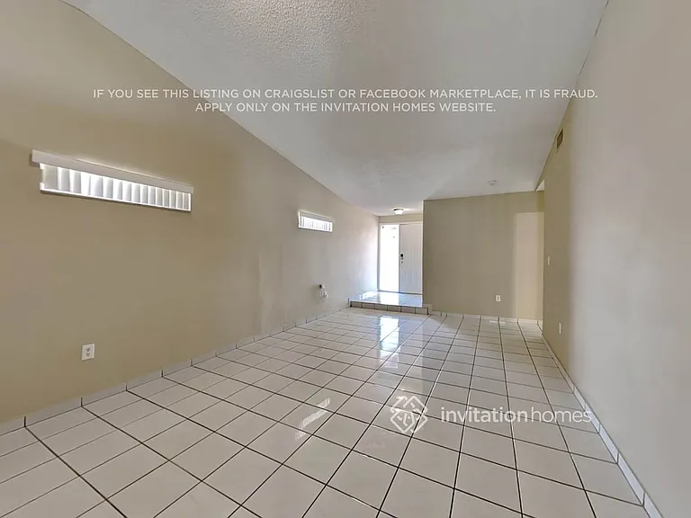 12748 NW 102nd Ave — Photo 3