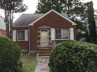 7924 211th St, Oakland Gardens, NY 11364