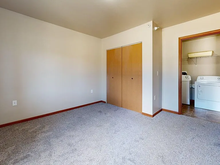 Bakken Ridge Apartments — Photo 34
