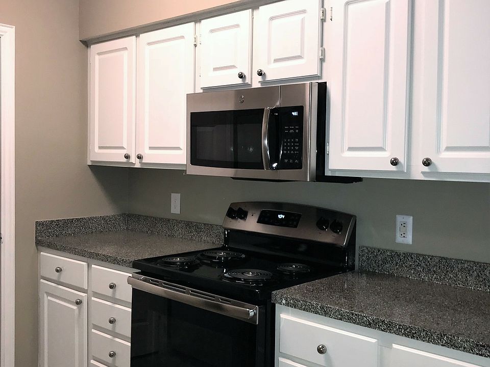 1st image of 1315 Riverchase Dr APT 511