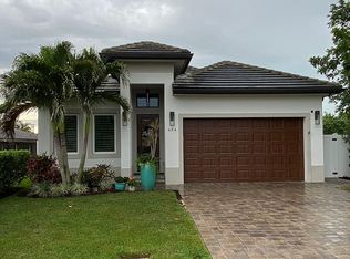 694 107th Ave N, Naples, FL 34108