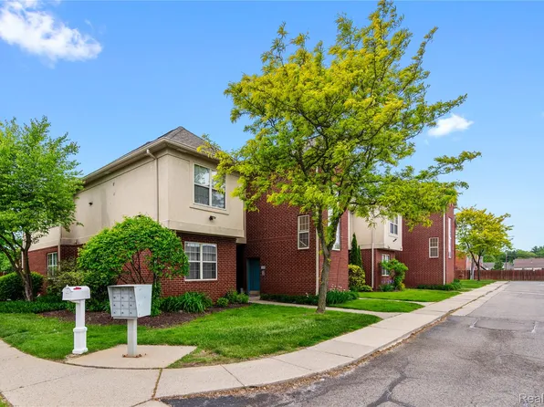 28806 5 Mile Rd, Livonia, MI 48154