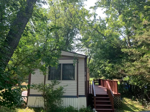 24/248 Woodhaven Dr E, Sublette, IL 61367