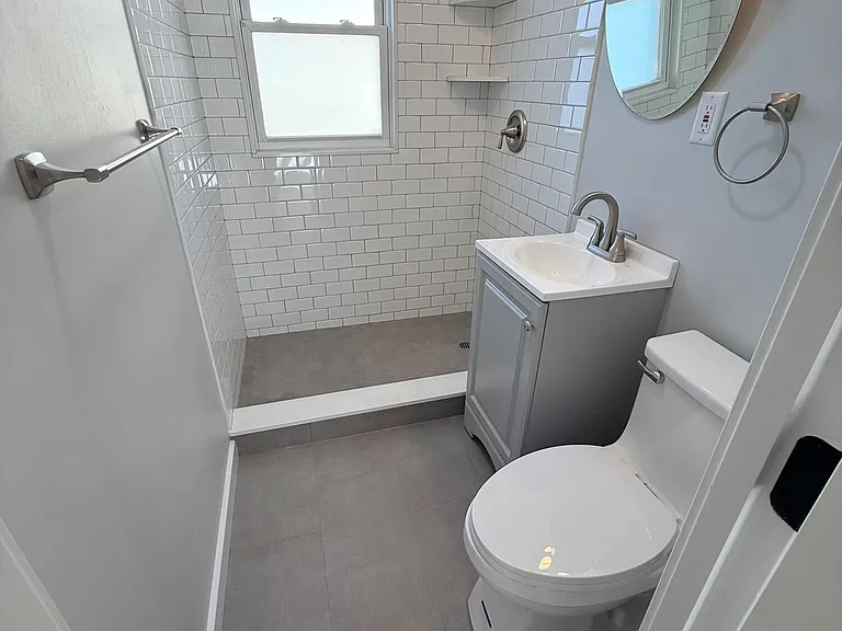 407 NE 8th Ave #2G — Photo 7