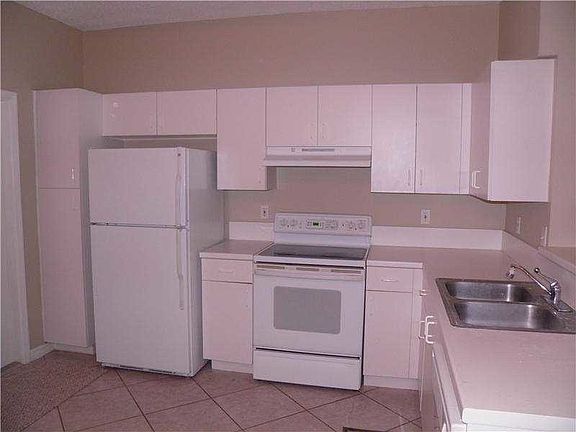 3rd image of 3840 San Simeon Cir