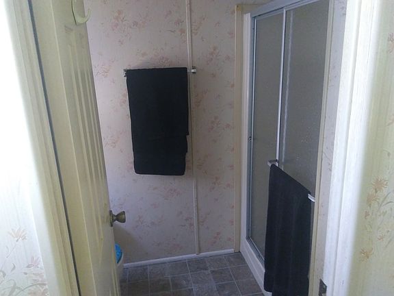 3rd image of 34 Glen Falls Dr