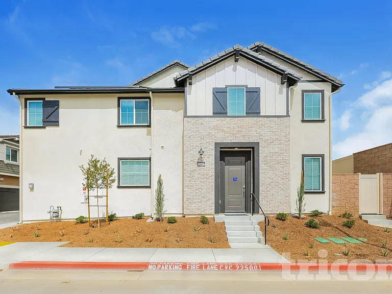 31662 Rosetta St — Photo 1