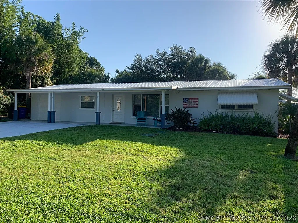 3 bed, 2.0 bath, 1400 sqft, $2,950 — Photo 2