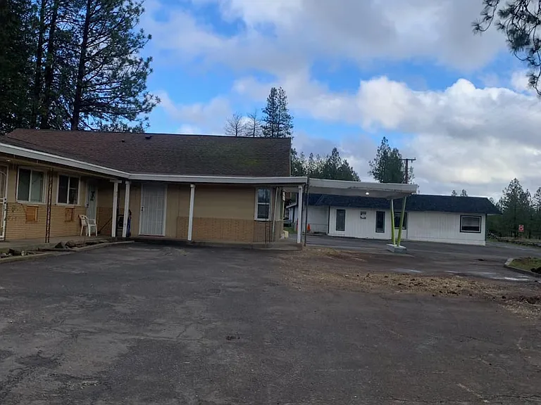 5314 W Sunset Hwy #E — Photo 1