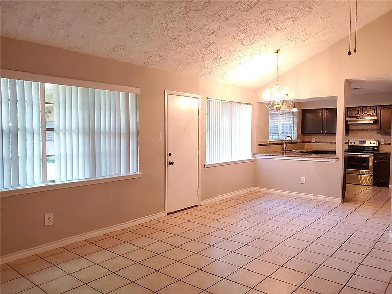 16315 Thistleglen Dr — Photo 9