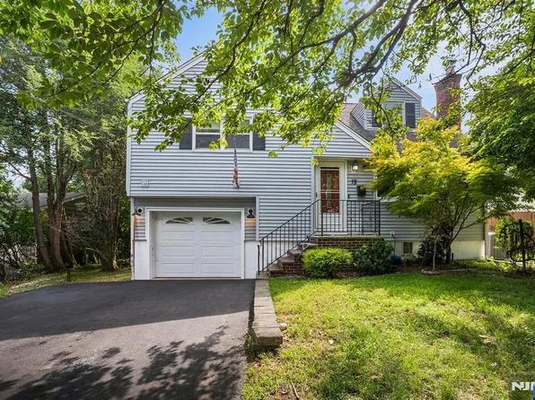 19 W Park Ave, Park Ridge, NJ 07656