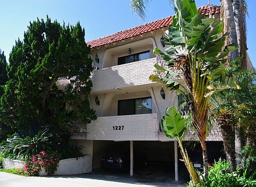 1st image of 1227 Wellesley Ave APT 1