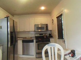 87 Circle Dr, Hempstead, NY 11550