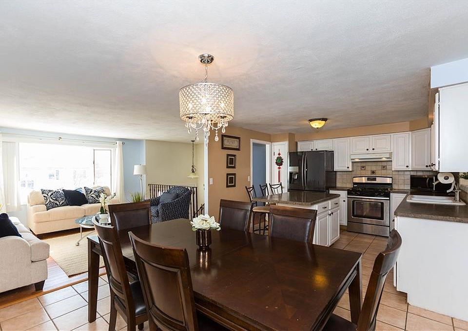 15 Blackberry Knoll Way, Johnston, RI 02919 Zillow