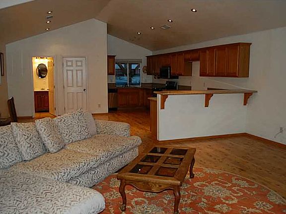 3rd image of 26282 Lake Forest Dr