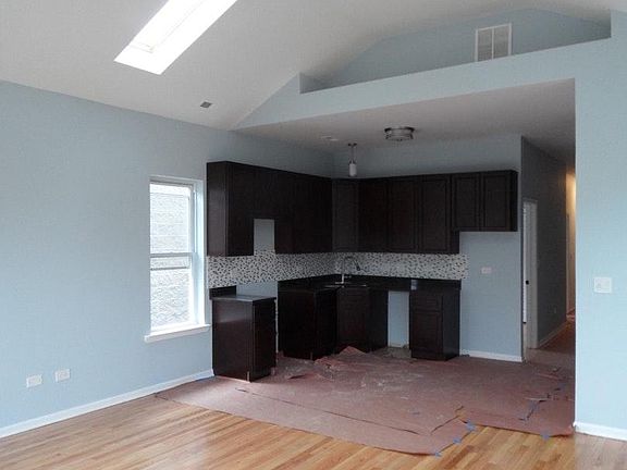 4th image of 1527 S Karlov Ave #3