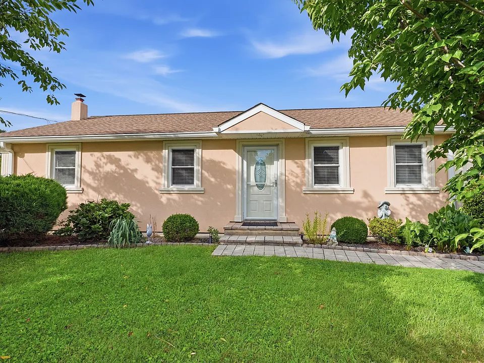 466 Hazel Ave