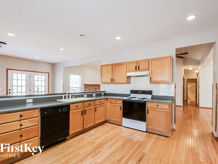 12 Fox Bluff Ct — Photo 7