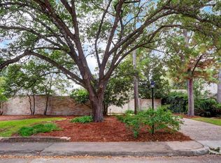 10051 Cedar Creek Dr, Houston, TX 77042
