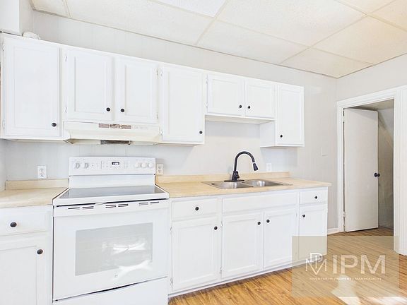 4th image of 2235 Logan St