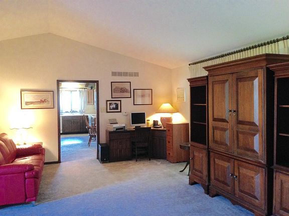 3rd image of 1619 Cambridge Dr
