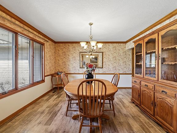 3rd image of 5877 S Winwood Dr