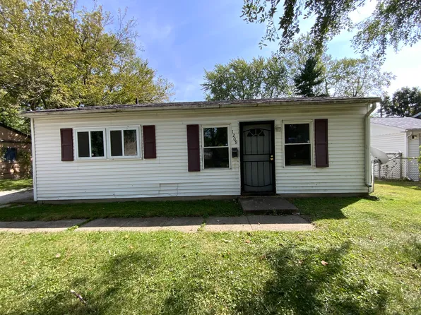 1209 James St, Danville, IL 61832